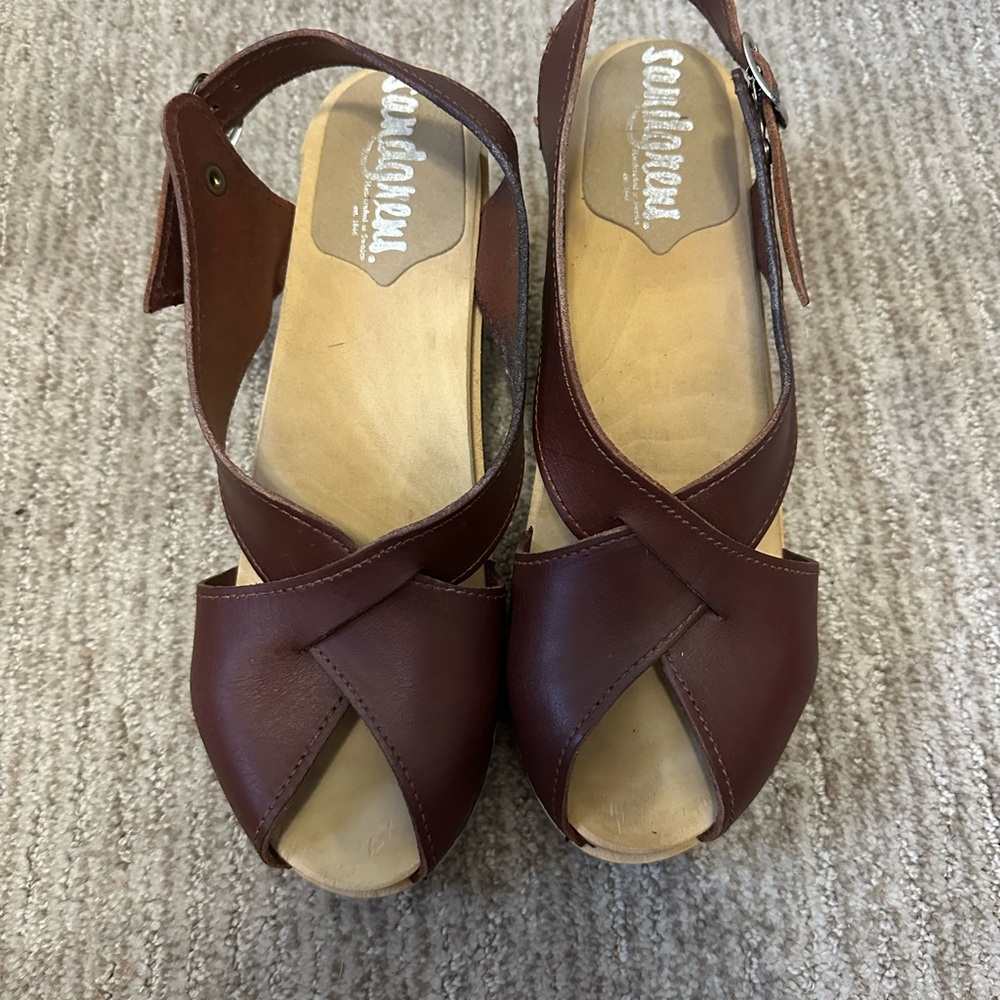 Stylish Burgandy Sandals